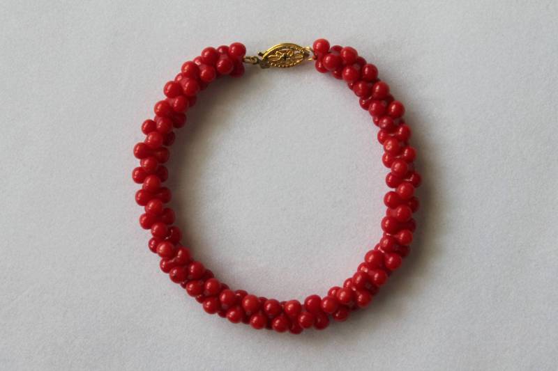 Schöne Rotes Meer Bambus Koralle Erdnuss Perle Armband Schöne Rotes Meer Bambus Koralle Erdnuss Perle Armband von JewelsbyKitty