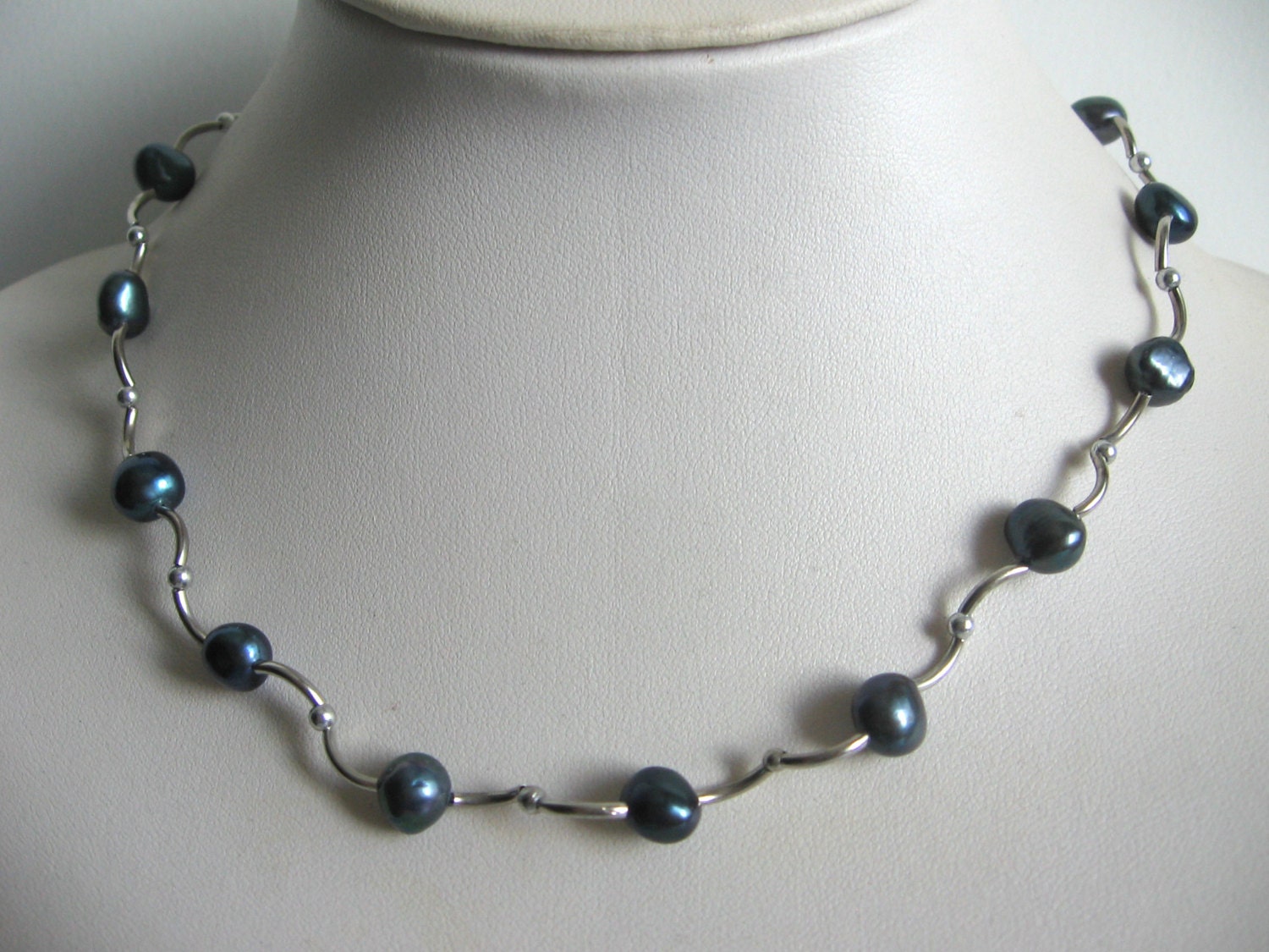 Wunderschöne Blechtasse Blau Barock Süsswasserperlen Halskette Wunderschöne Blechtasse Blau Barock Süsswasserperlen Halskette von JewelsbyKitty