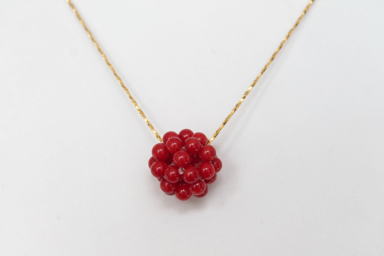 Wunderschöne Rote Koralle Cluster Kugel Anhänger Halskette, Braut Brautjungfern Halskette Wunderschöne Rote Koralle Cluster Kugel Anhänger Halskette, Braut Brautjungfern Halskette von JewelsbyKitty