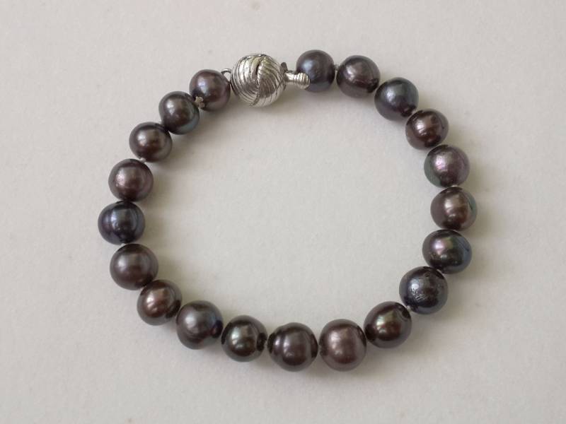 Wunderschönes Schwarzes Pfau Süßwasserperlen Armband von JewelsbyKitty