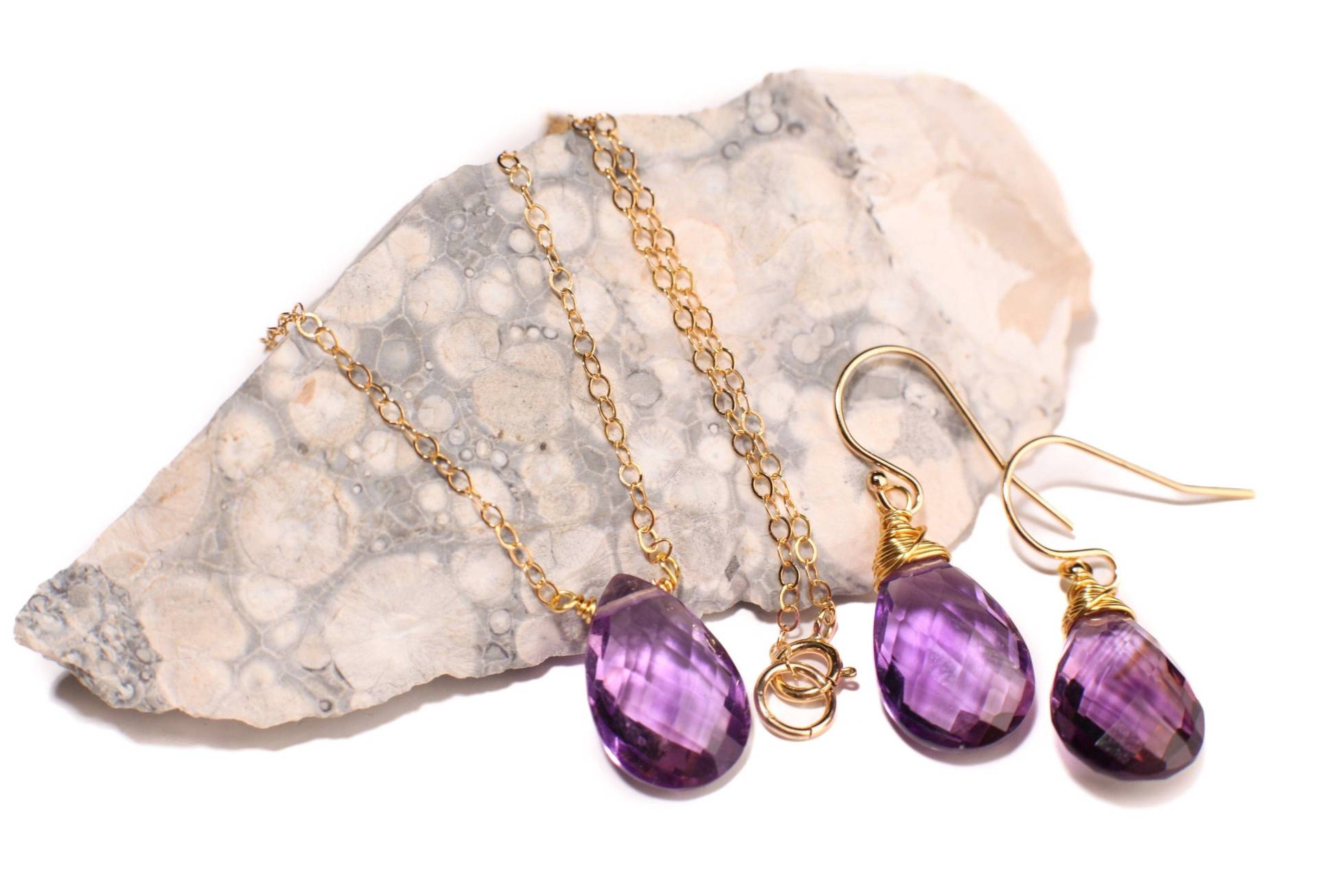 Echter Amethyst 10x15mm Aaa Qualität Facettierter Tropfen Wire Wrapped Anhänger Halskette Oder Ohrringe Als Set in 14K Gold Filled Kaufen von JewelsbyOppy