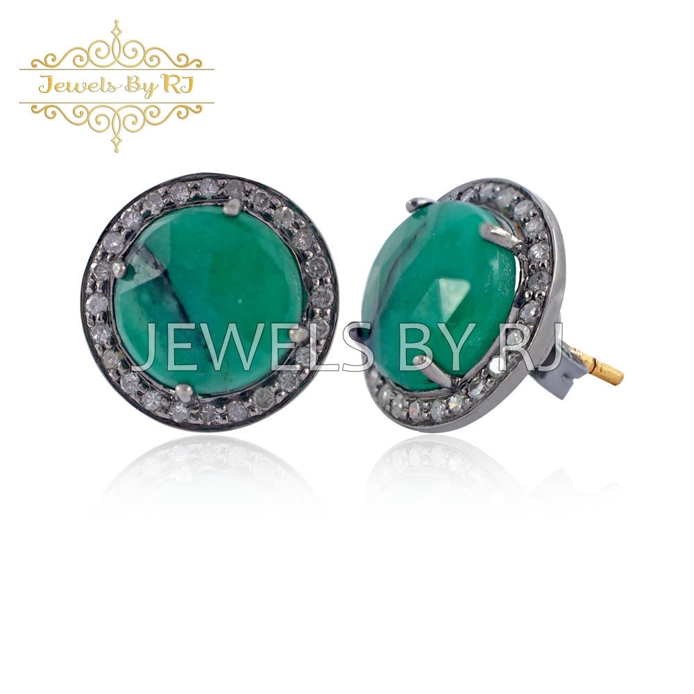 Pave Diamant Smaragd Ohrstecker, Edelstein Und Silber Ohrstecker von JewelsbyRJ