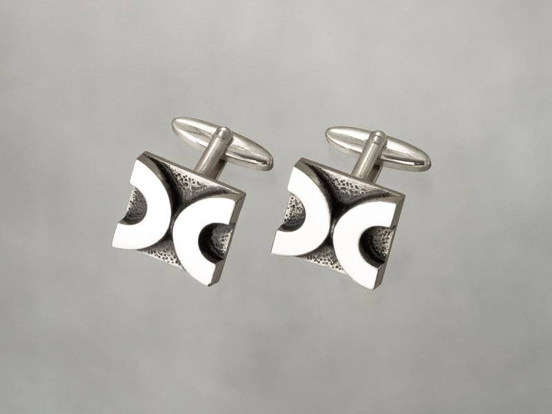 80Iger Manschettenknöpfe Spiel Mit Kreissegmenten, Kantig Und Ein Klares Motiv Seiner Zeit Silber 835 von JewelsforLola