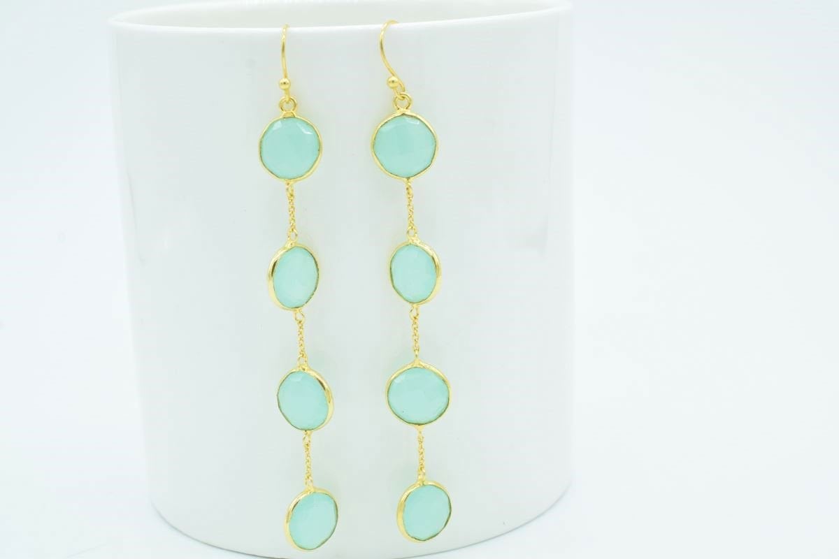 Aqua Chalcedon Ohrring, Kronleuchter Edelstein Birthstone Runde Gold Brautjungfer Ohrring von Jewelsmilano