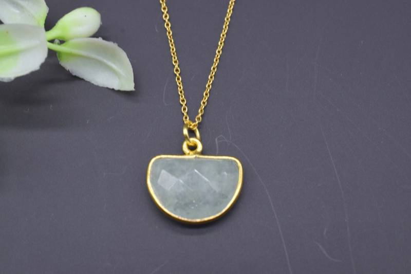 Gold Aquamarine Halskette, Hellgrün Handgemachte Vermeil Anhänger Halskette von Jewelsmilano