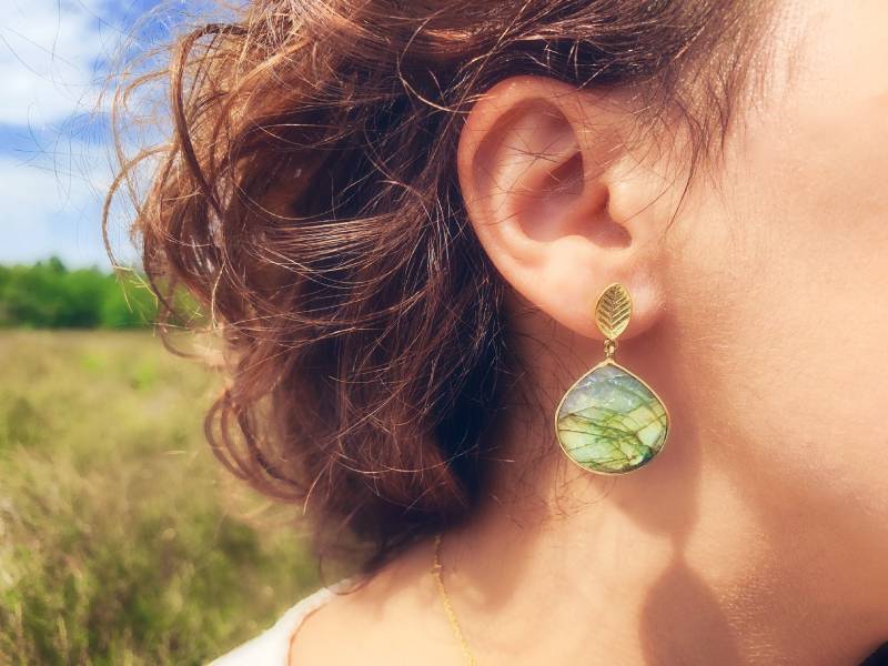 Labradorit Ohrhänger, Edelstein Ohrringe, Gold Baumeln Ohrringe, Tropfen Ohrringe, Rundschliff Ohrring, Tränen Ohrring, Brautjungfer Ohrringe von Jewelsmilano