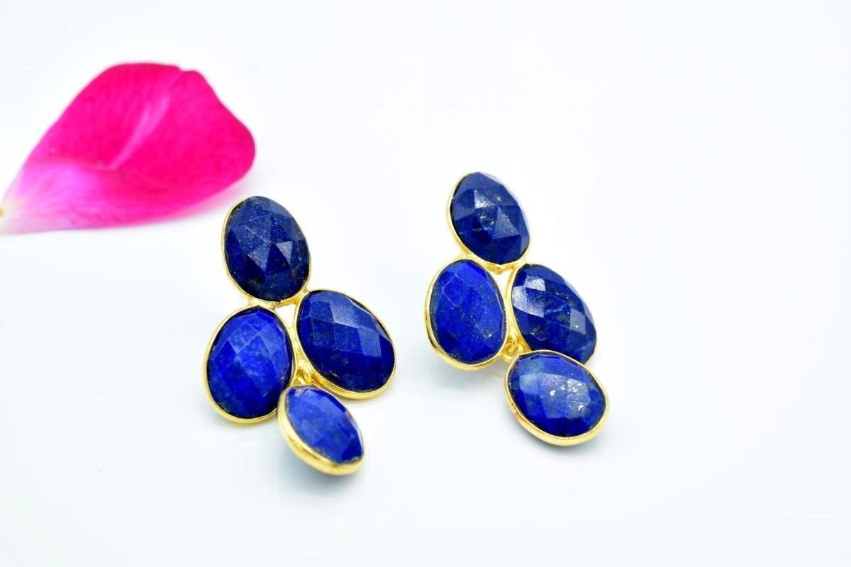 Lapislazuli Vergoldeter Ohrring, Ohrring, Blauer Edelstein Ohrring, Oval Ohrring, Lapislazuli, Boho & Chic Ohrring, Geschenk Für Brautjungfer, Dangle von Jewelsmilano