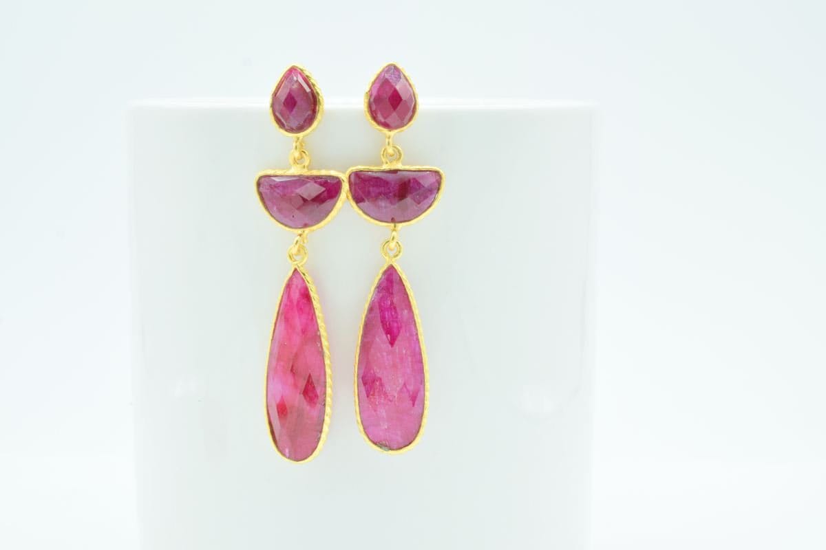 Natürliche Rubin Ohrring, Rot Farbe Ohrring, Verschieden Form Ohrring, Rubin Ohrhänger, Brautjungfer, Rubin Tropfen Baumeln Lassen, Zart, Boho von Jewelsmilano