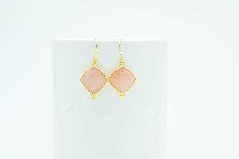 Pfirsich Mondstein Ohrhänger, Tropfen Ohrhänger, Pfirsich Ohrring, Edelstein Ohrring, Brautjungfer Geschenk, Ohrring, Ohrring, Boho & Hippie von Jewelsmilano