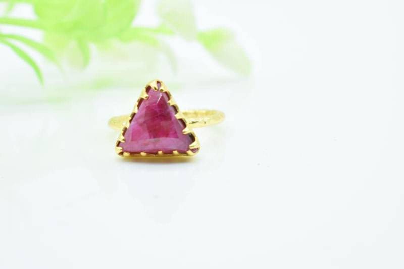 Roher Rubin Ring, Edelstein Ring, Quadratisch Geschliffener Ring, Geburtsstein Juli, Rubin Schmuck, Jubiläum Ring, Weihnachtsgeschenk, Roter Stein von Jewelsmilano