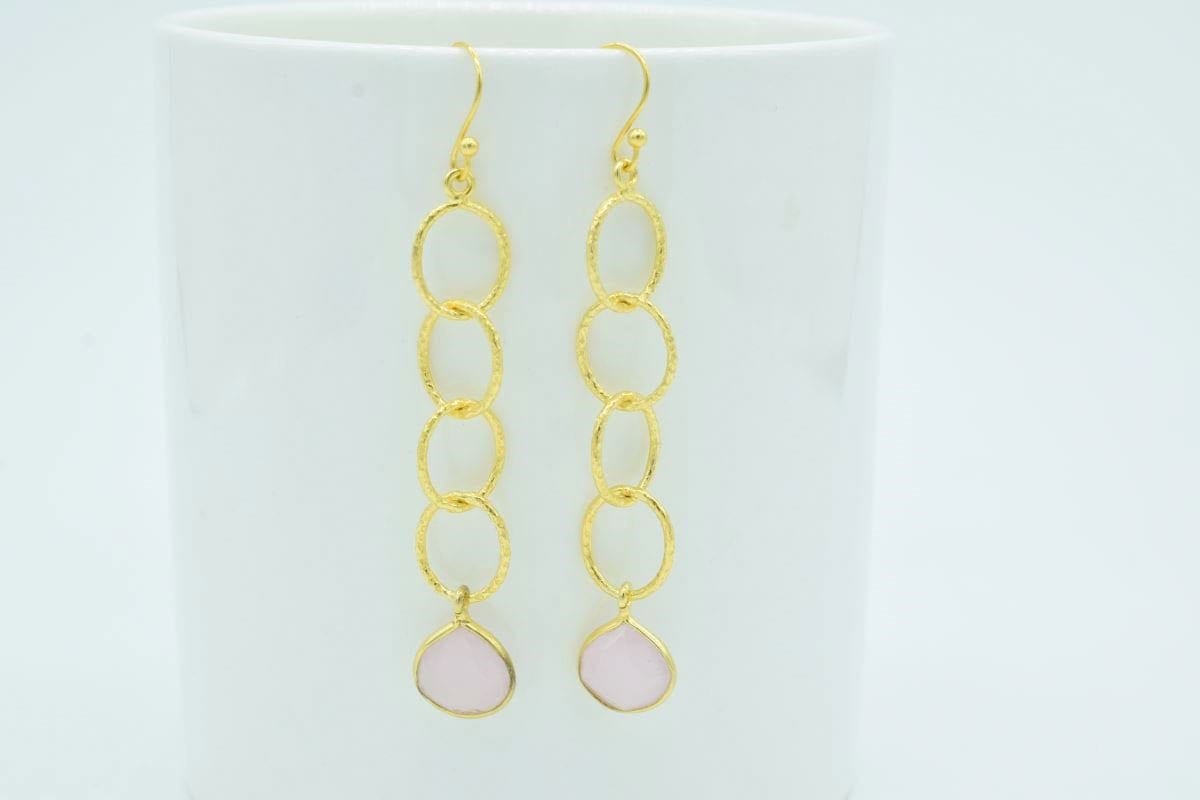 Rosa Chalcedon Ohrring, Rosa Ohrhänger, Gold Runder Kreis Edelstein Ohrring, Leichte Ohrring, Lange Ohrringe, Unikat von Jewelsmilano
