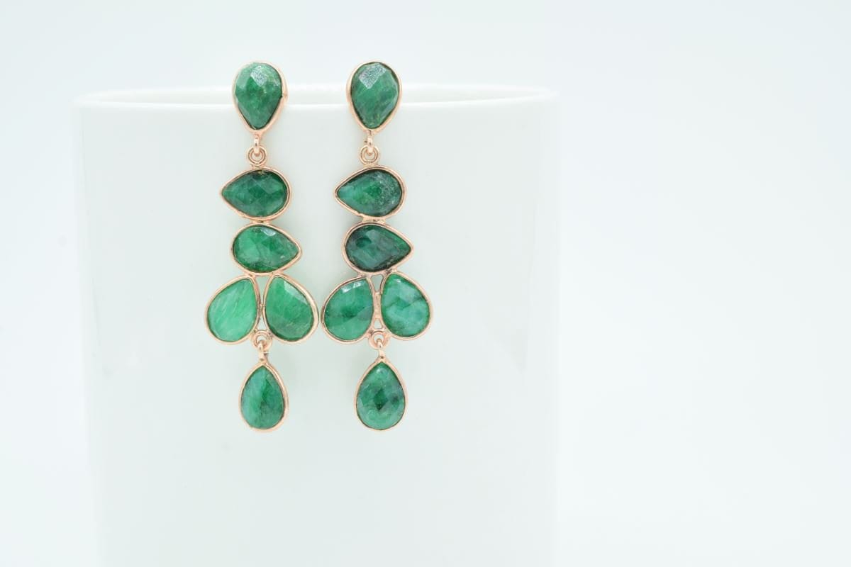 Smaragd Baumeln Ohrring Rose Gold Überzogen, Sommer Ohrring, Teardrop Prisma Zierliche Ohrringe, Boho Brautjungfer Geschenk von Jewelsmilano