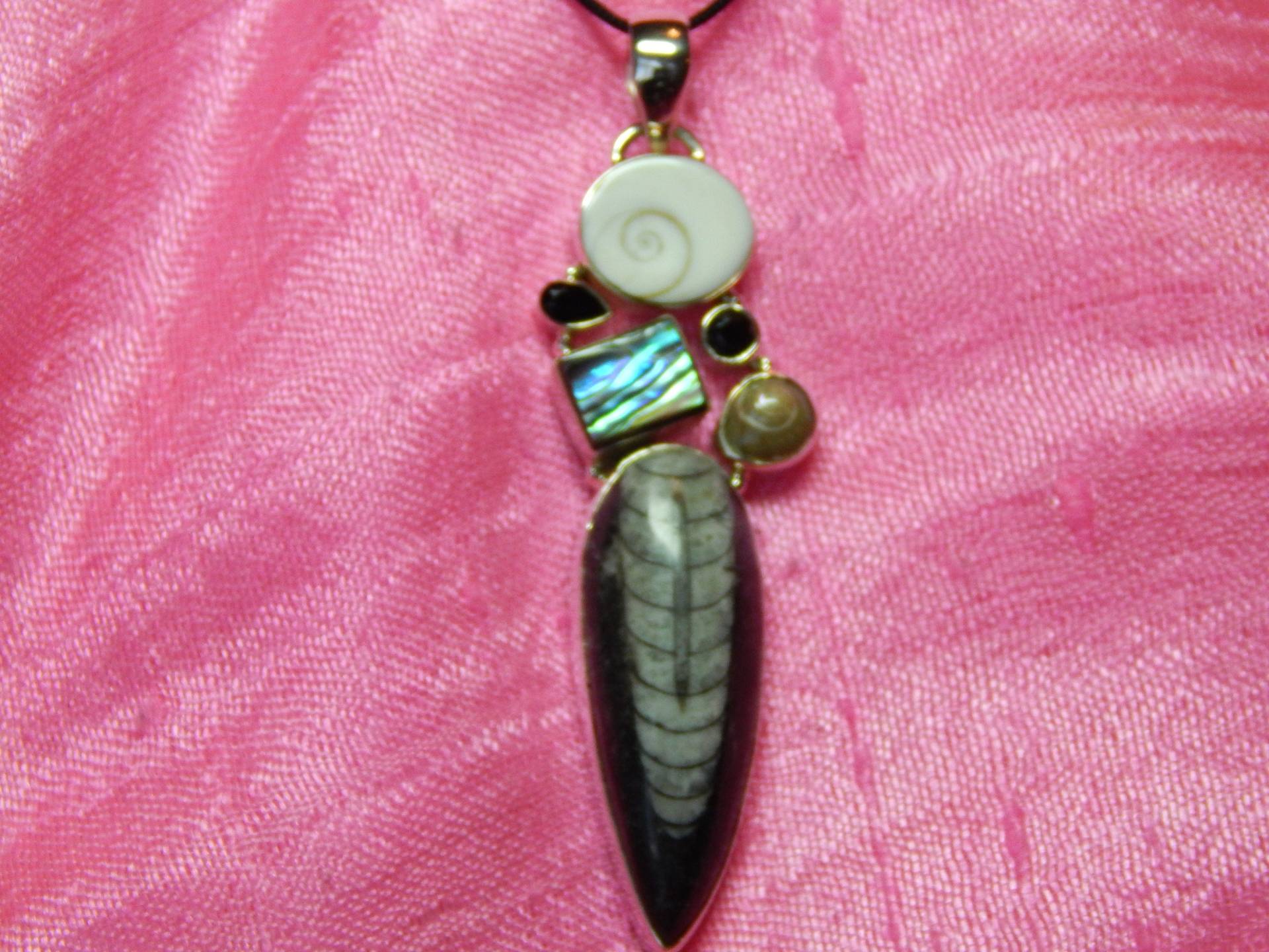 Halskette Mit Göttin Des Wissens Halskette Mit Göttin Des Wissens von JewelsofAlchemy