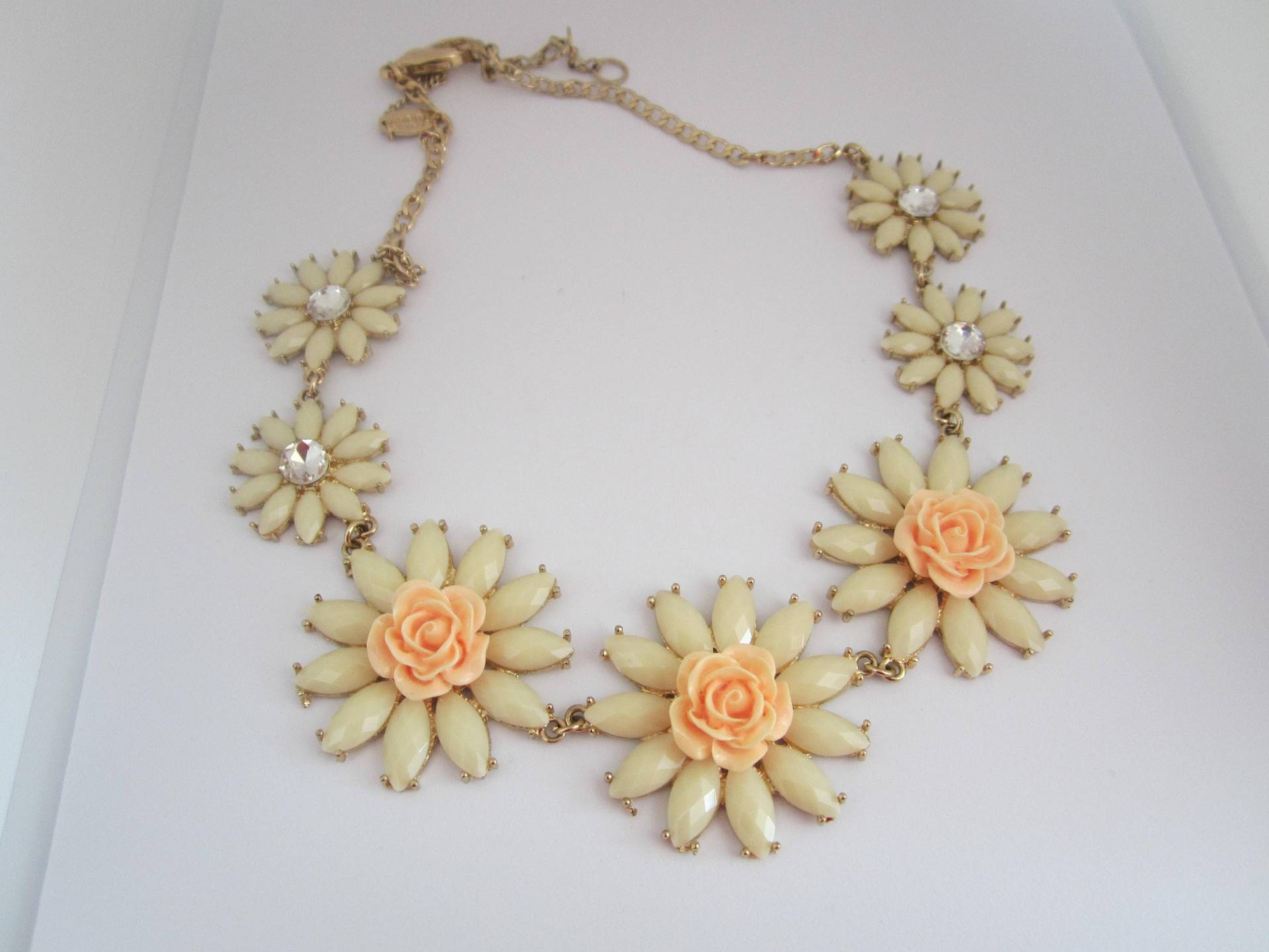 Schöne Pensionierte Amarita Singh Floral Halskette-Free Versand | Us Schöne Pensionierte Amarita Singh Floral Halskette-Free Versand | Us von JewelsoftheCastle