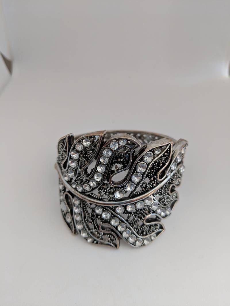 Vintage Strass Klappbar Manschette Armband-Glam Kostenloser Versand Für Uns Vintage Strass Klappbar Manschette Armband-Glam Kostenloser Versand Für Uns von JewelsoftheCastle