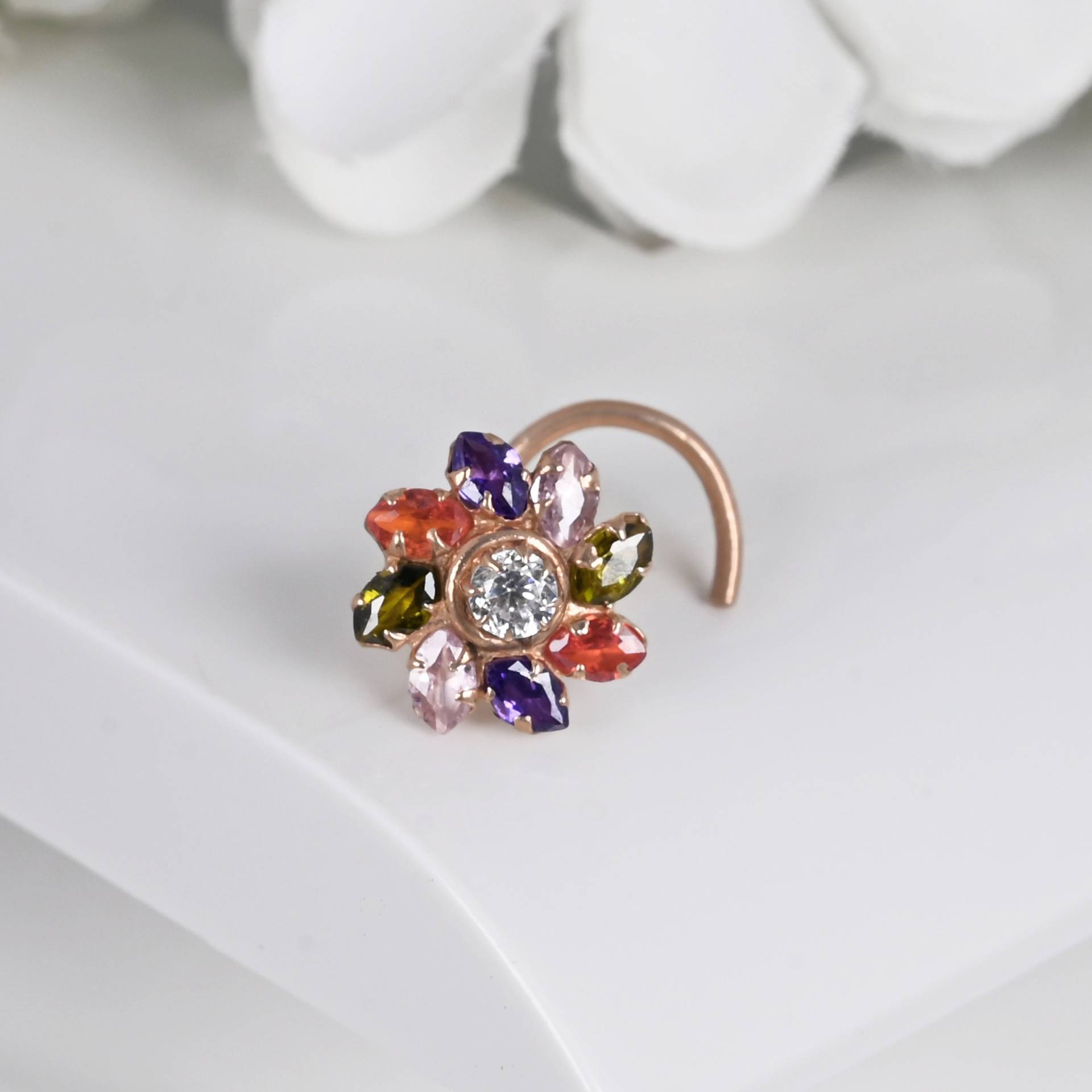 18K Rose Gold Blumen Nase Stud Bunte Edelsteine Runde Cz Boho Schmuck von Jewelsstore18