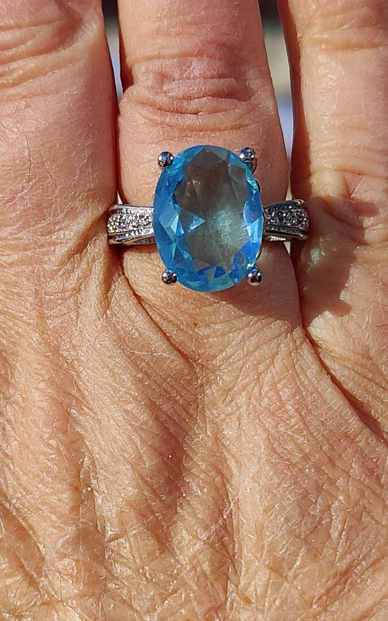 10 Ct Ozean Blau & Weiß Topas Ring Größe 8 von JewelyBySuzette