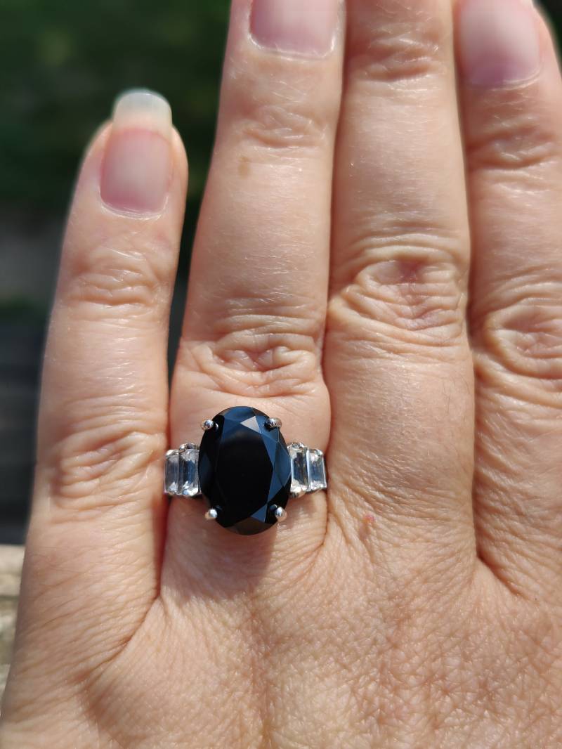 Natürlicher 10 Ct Thai Schwarz Spinell & Weiß Topas Ring Größe 6 von JewelyBySuzette