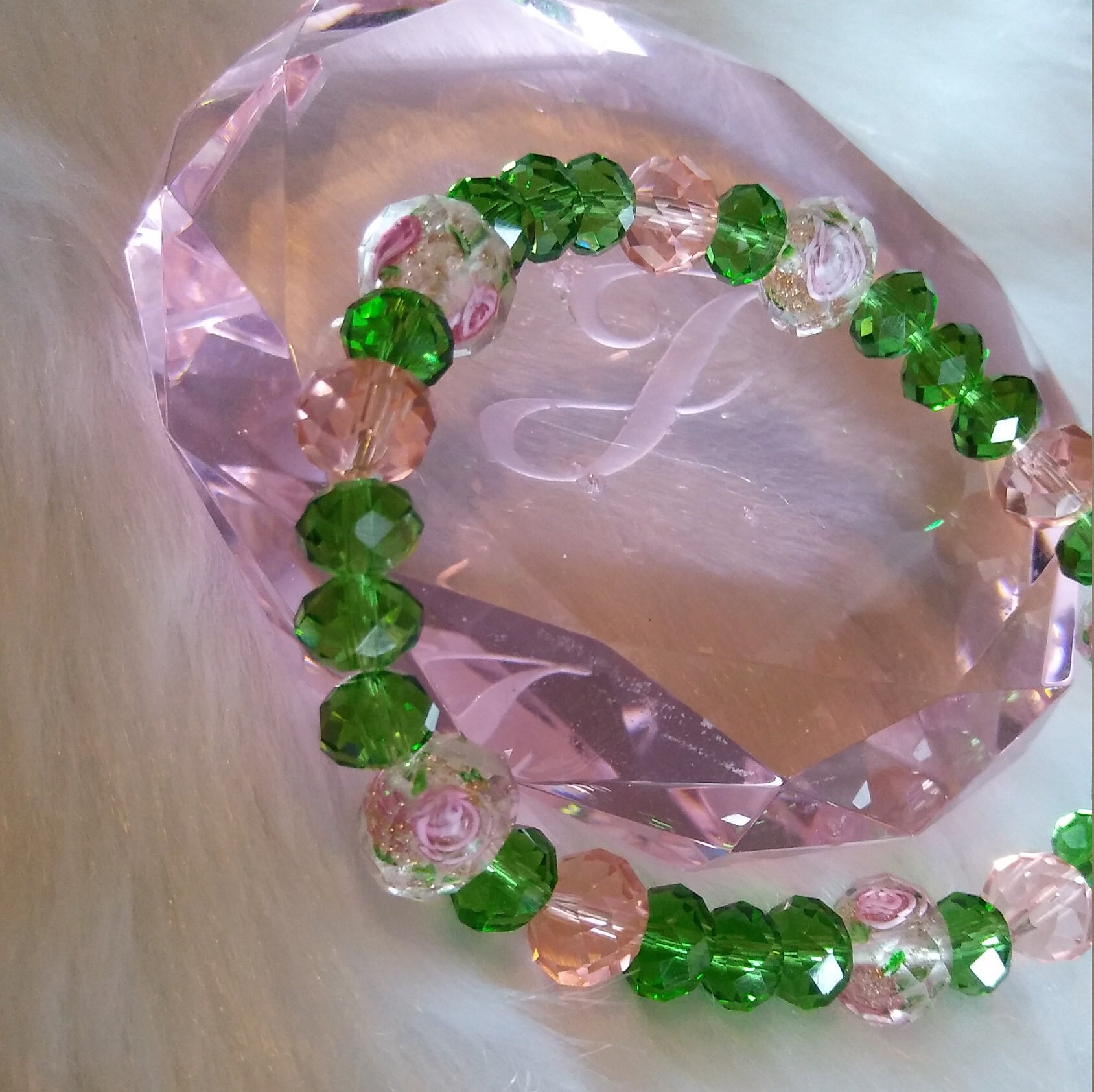 Blumen Armband Perlen Stretch Muttertagsgeschenk von JewelzByAM