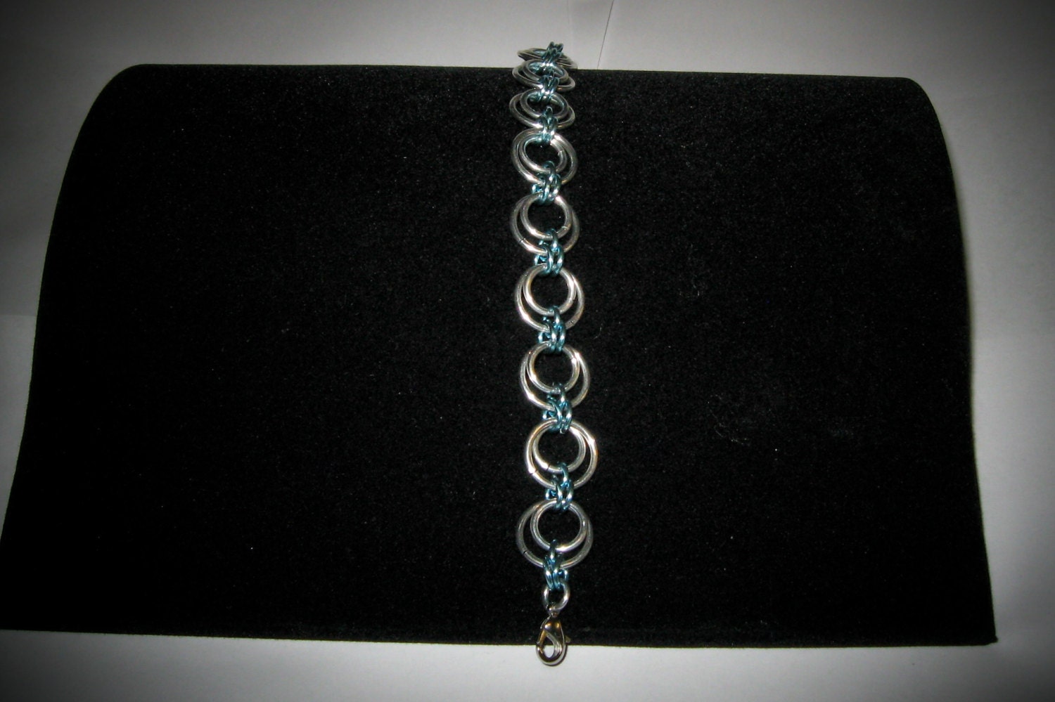Bubbles Bracelet | Lose Königsskala Bubbles Bracelet | Lose Königsskala von JewelzNChains