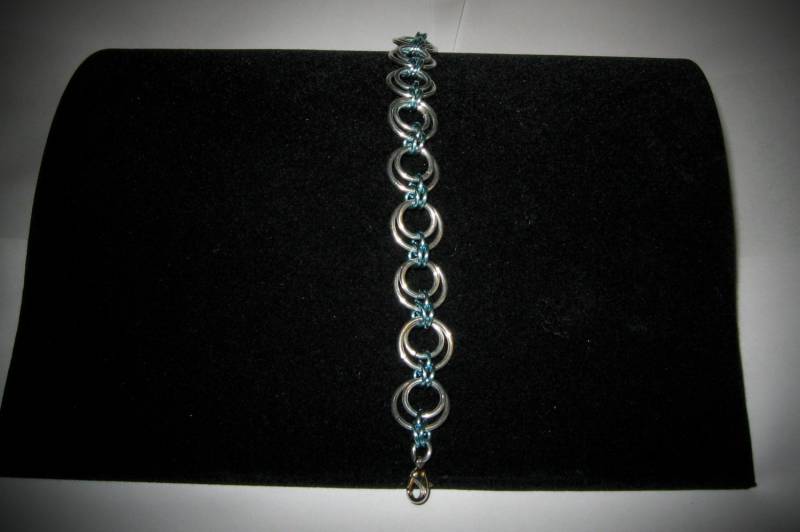 Bubbles Bracelet | Lose Königsskala Bubbles Bracelet | Lose Königsskala von JewelzNChains