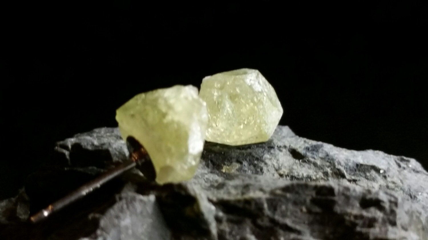 Grüne Vesuviante & Sterling Silber Ohrringe Grüne Vesuviante & Sterling Silber Ohrringe von JewelzoftheIsle