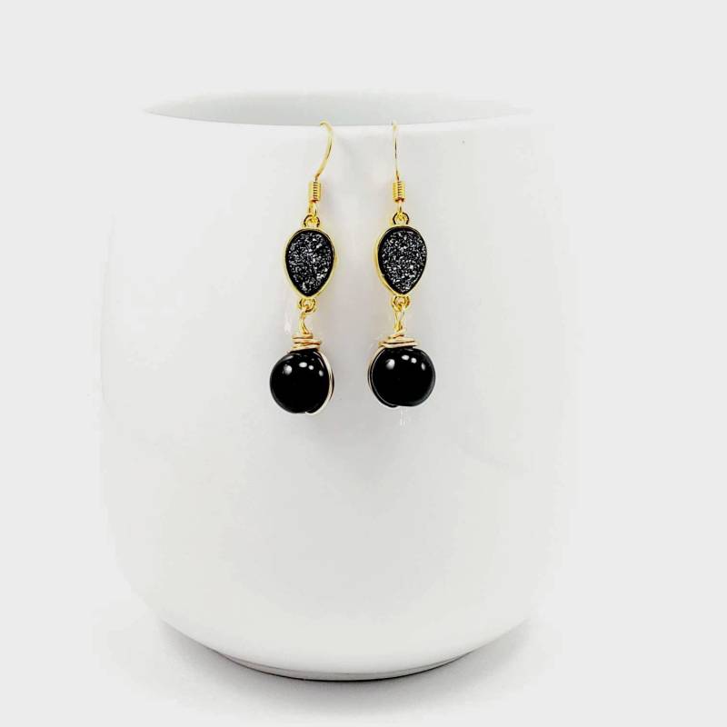 Braut Kristall Ohrringe, Tropfen Schwarze Brautjungfern Zierliche Ohrringe von JewerlyLizzFranco