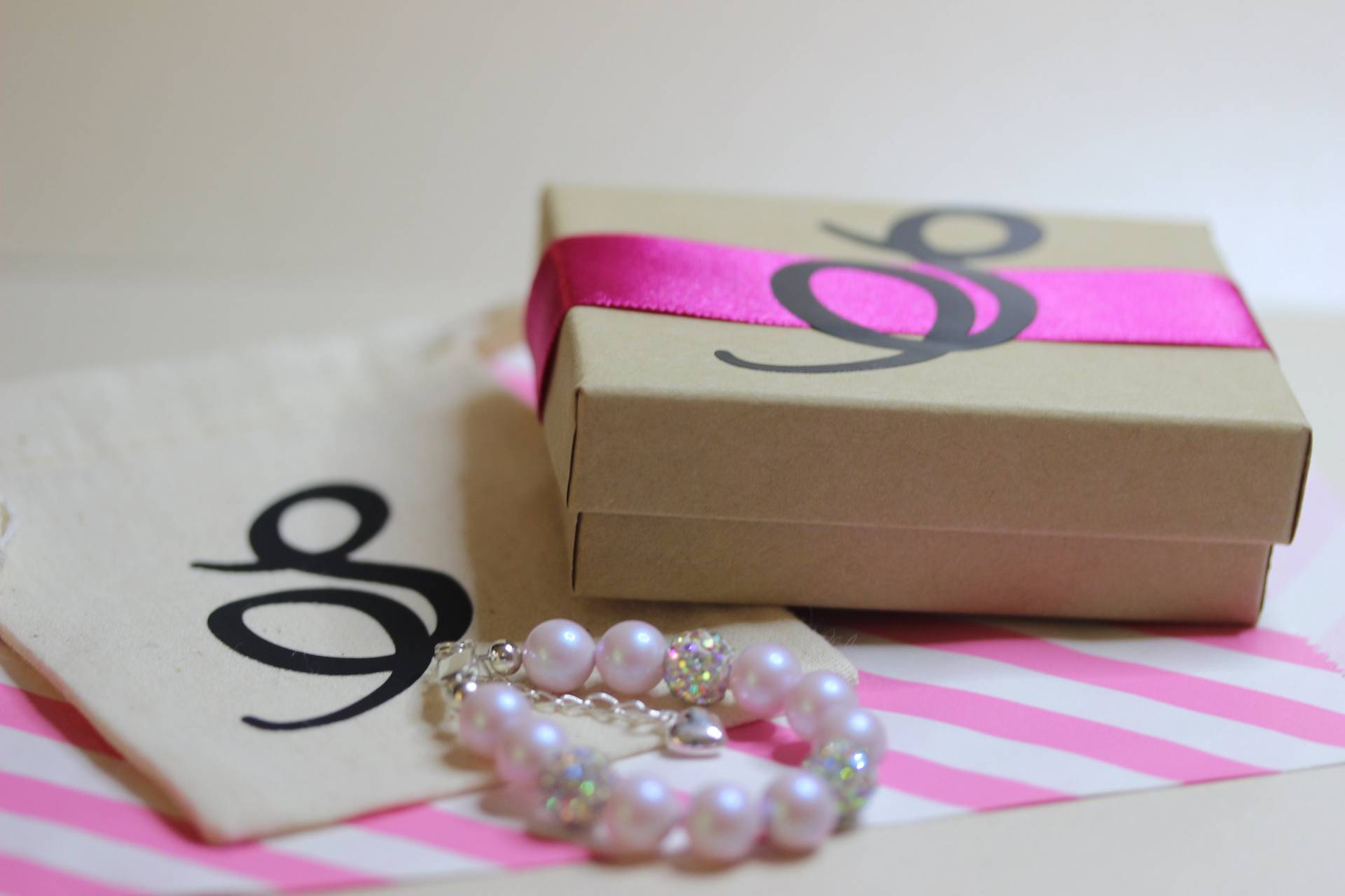 Benutzerdefinierte Kinder Perlenarmband | Personalisierte Baby Geschenk Mit Crystal Disco Ball Perlen, Ideal Für Besondere Anlässe & Andenken Benutzerdefinierte Kinder Perlenarmband | Personalisierte Baby Geschenk Mit Crystal Disco Ball Perlen, Ideal Für Besondere Anlässe & Andenken von JewlesDesigns