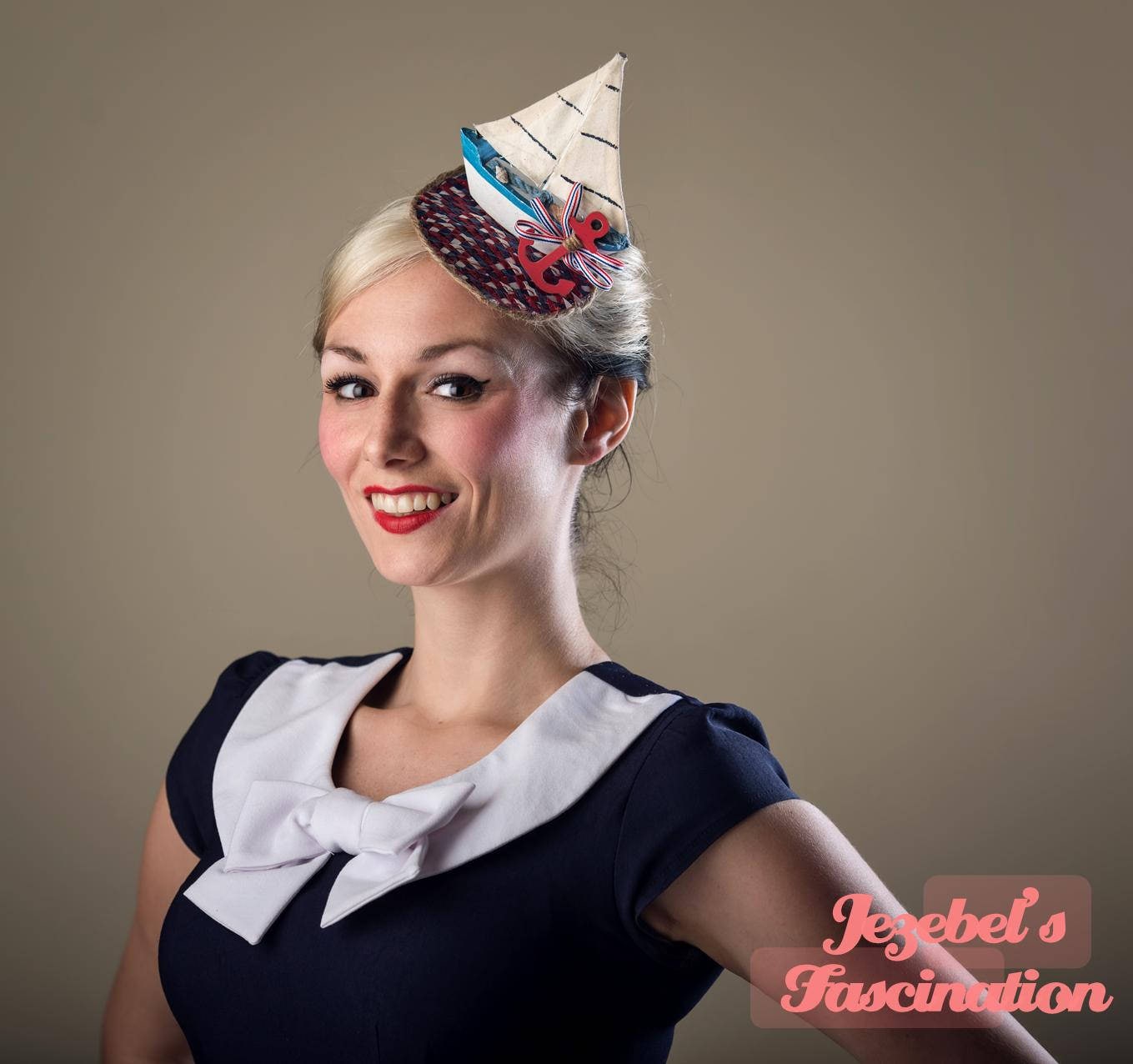 Rot-Weiß-Blau Fascinator Kopfschmuck Sommer Unabhängigkeitstag Hochzeit Party Rosen Rot-Weiß-Blau Fascinator Kopfschmuck Sommer Unabhängigkeitstag Hochzeit Party Rosen von JezebelsFascination