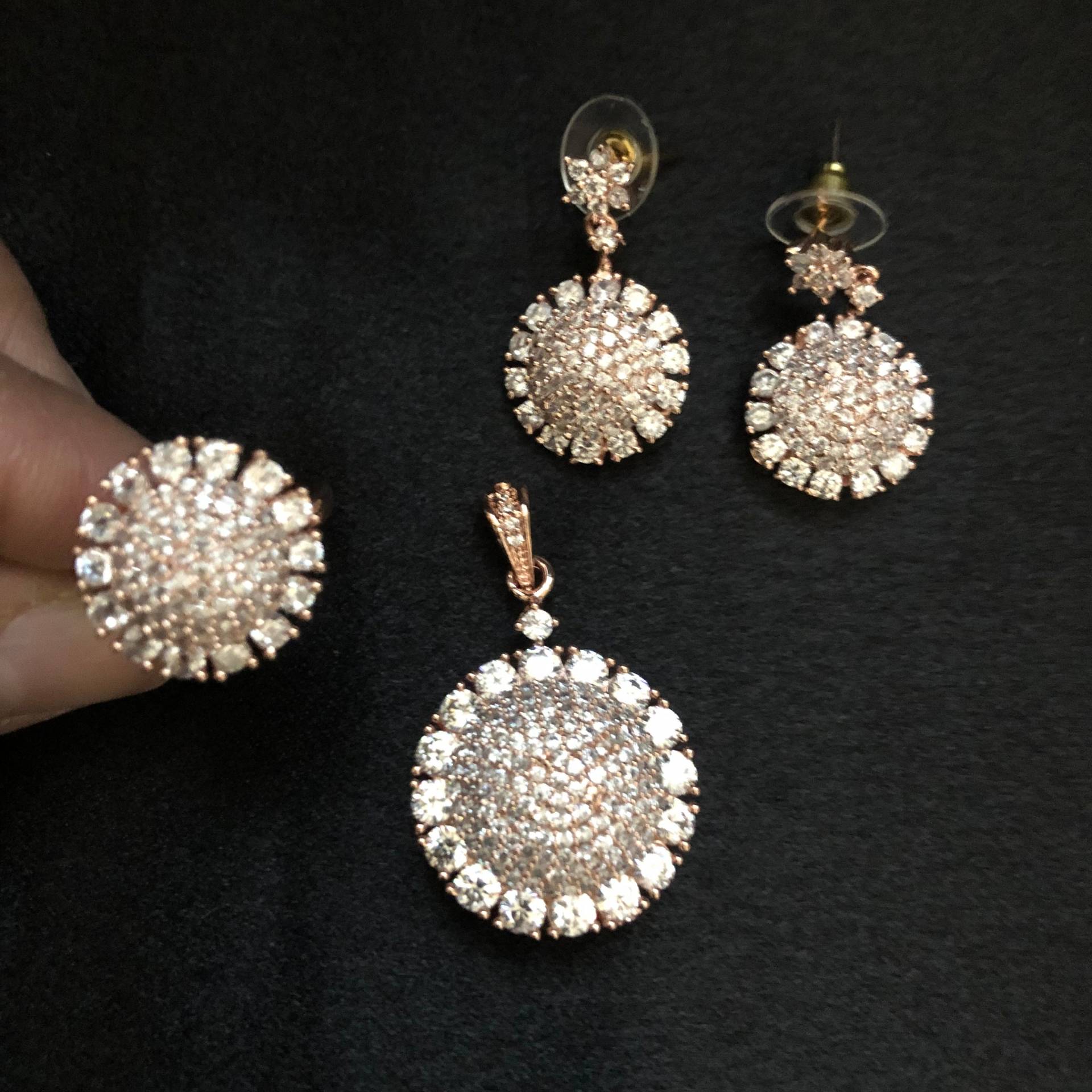 Rosegold Cz Anhänger Und Kleckse Ohrstecker Set/Silber Zirkonia Diamant Cocktail Designer Schmuck Rosegold Cz Anhänger Und Kleckse Ohrstecker Set/Silber Zirkonia Diamant Cocktail Designer Schmuck von JhumkaStop