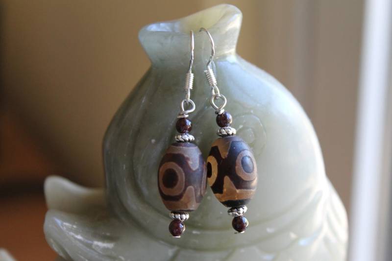 Alte Braun Achat Mit Roten Granat Ohrringe, Sterling Silber Haken von JianBeadsJewelry