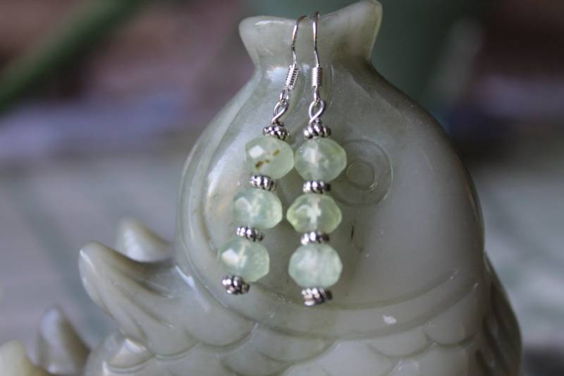 Facettierte Grüne Granat Ohrringe, Sterling Silber Haken von JianBeadsJewelry