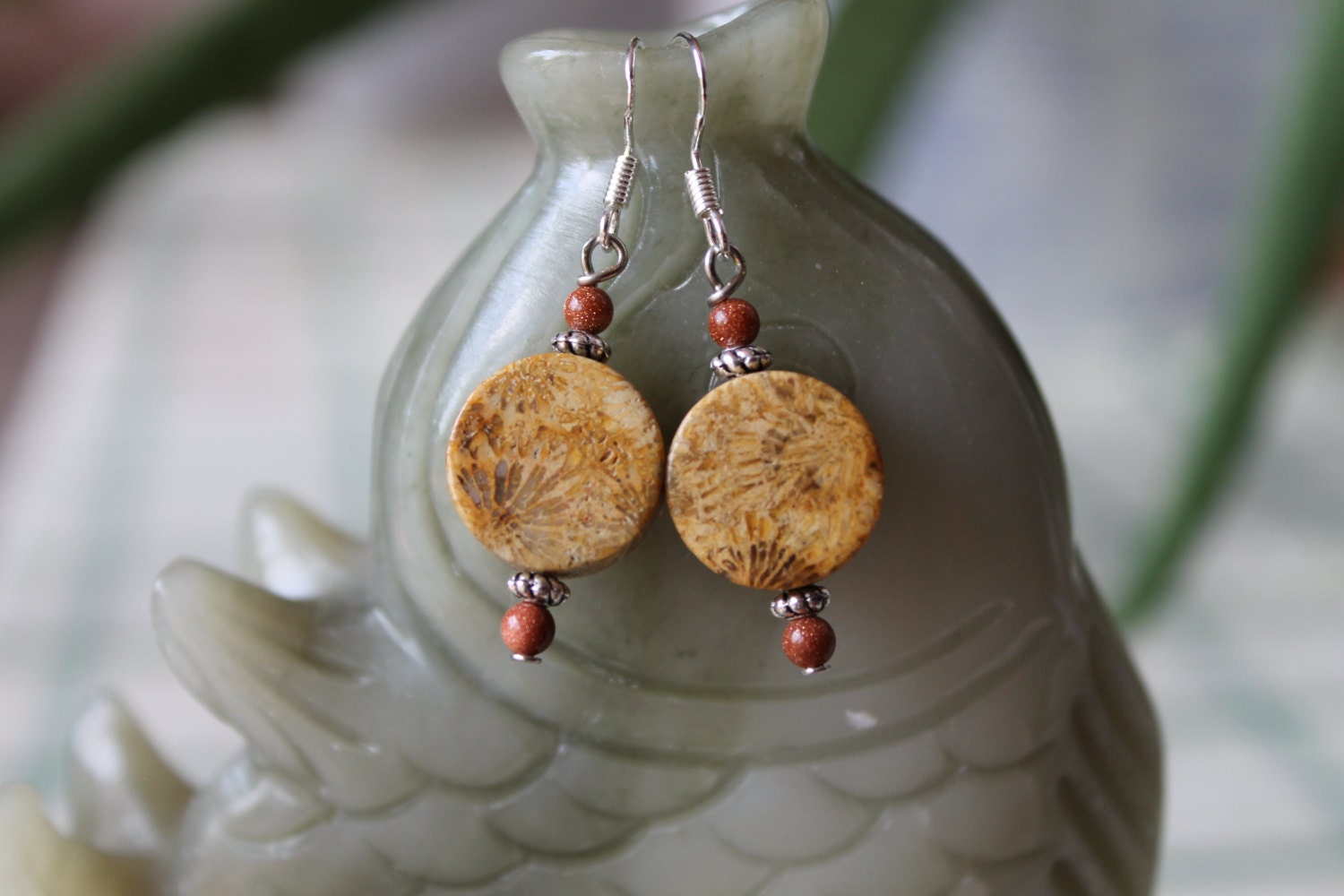 Fossil Ohrringe Mit Gold Sand Korallenstein, Sterling Silber Haken von JianBeadsJewelry