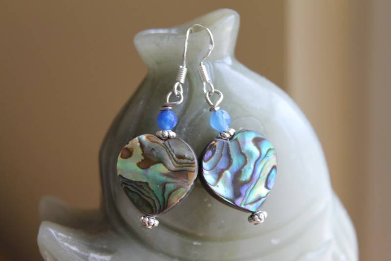 Herzform Abalone Ohrringe Mit Blauen Facettierte Achate, Sterling Silber Haken von JianBeadsJewelry