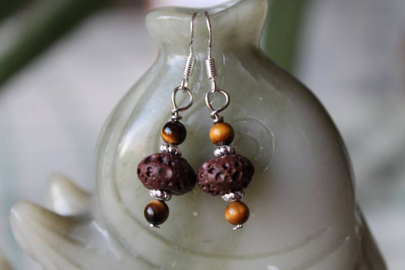 Kleine Braune Lava Mit Tiger Eye Ohrringe, Sterling Silber Haken von JianBeadsJewelry