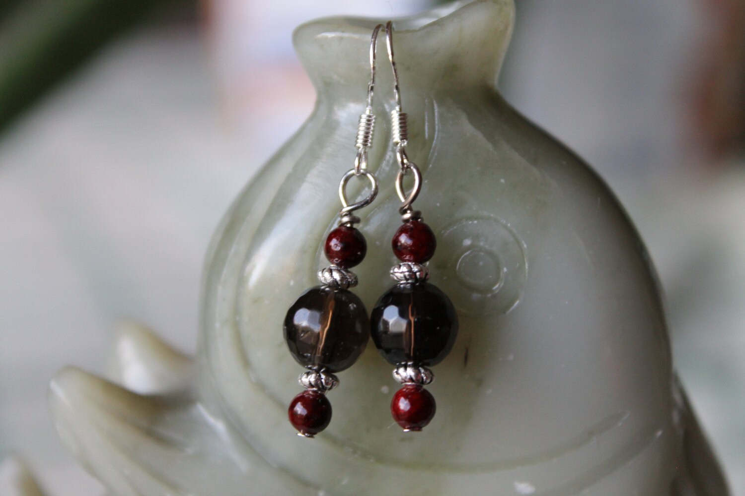 Kleine Facettierte Rauchquarz Ohrringe, Sterling Silber Haken von JianBeadsJewelry