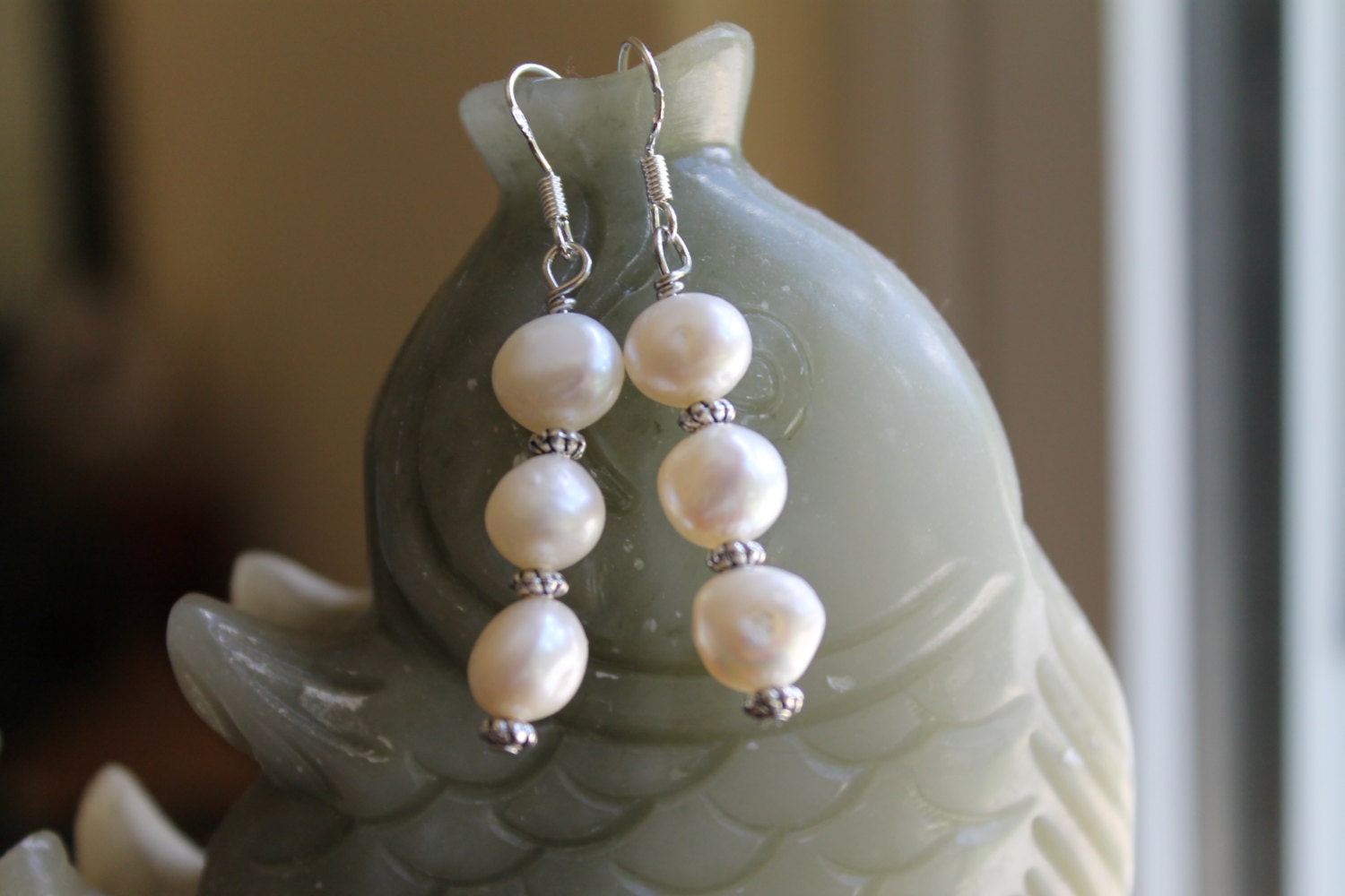 Lange Weiße Süßwasser Perlenohrringe, Sterling Silber Haken von JianBeadsJewelry