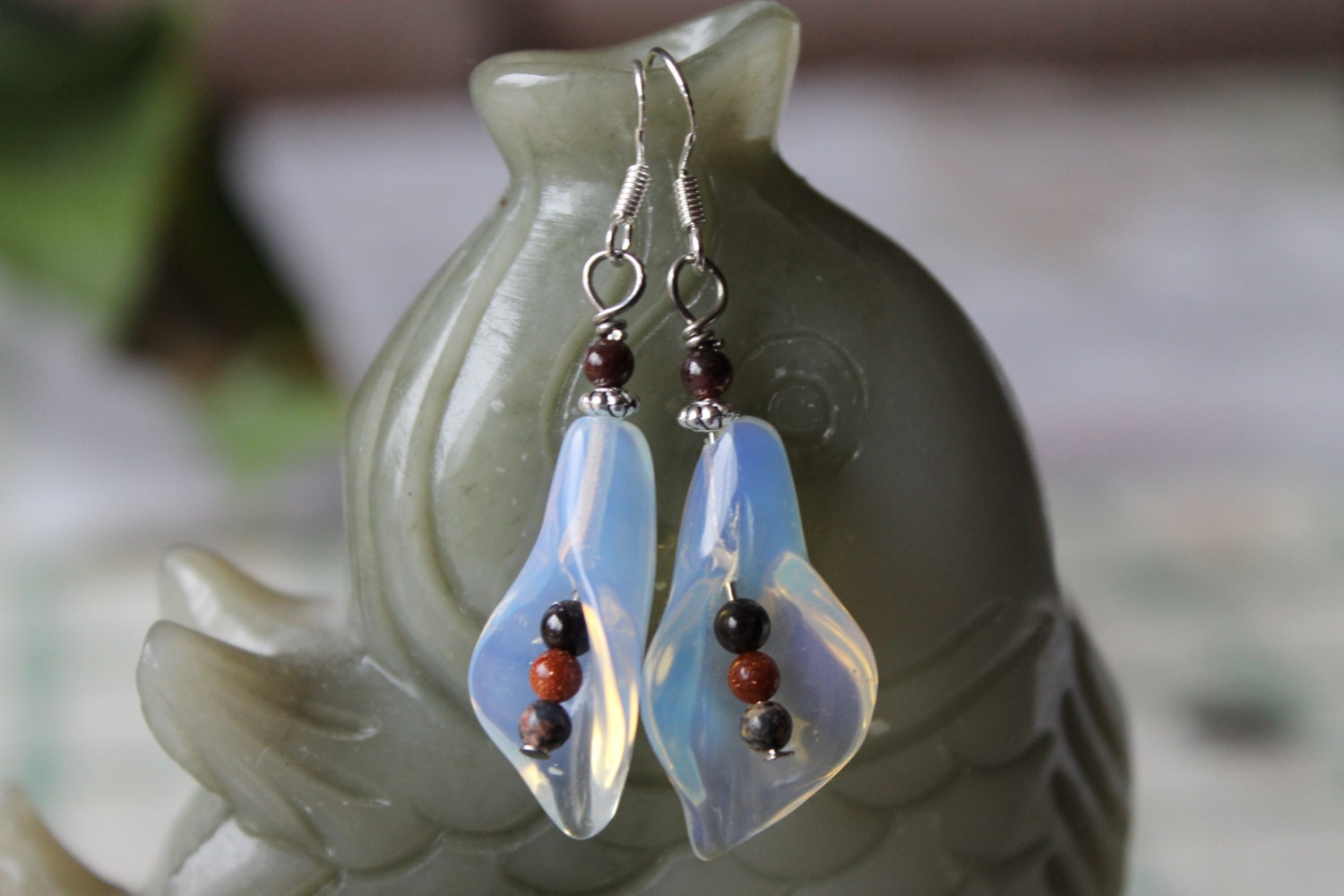 Niedliche Opalite Blumenohrringe, Sterling Silber Haken von JianBeadsJewelry