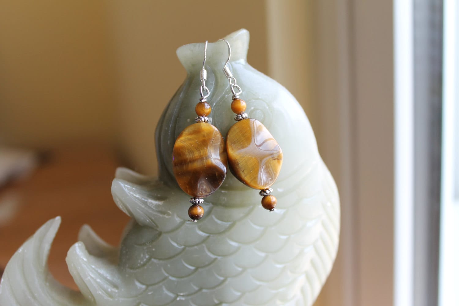 Schöne Gelbe Welle Tiger Eye Ohrringe, Sterling Silber Haken von JianBeadsJewelry