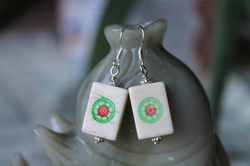 Schöne Kleine Mahjong Fliesen Ohrringe, Sterling Silber Haken von JianBeadsJewelry