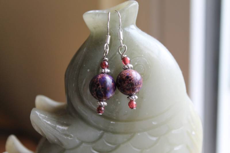 Schöne Lila Jaspis Mit Roten Granat Ohrringe, Sterling Silber Haken von JianBeadsJewelry