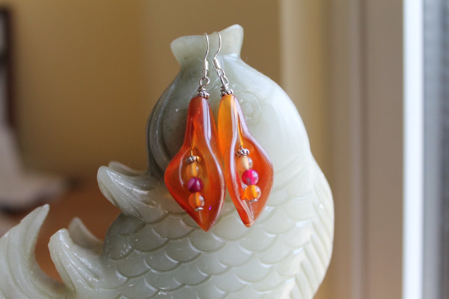 Schöne Rote Achat Blumenohrringe, Sterling Silber Haken von JianBeadsJewelry