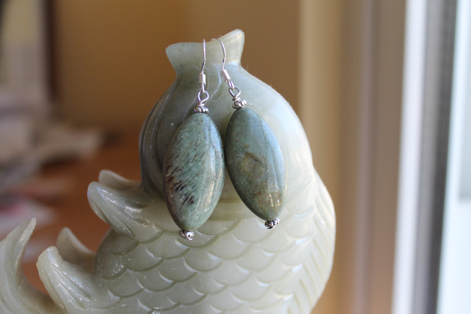 Schöne Schlangenhaut Jaspis Ohrringe, Sterling Silber Haken 01 von JianBeadsJewelry