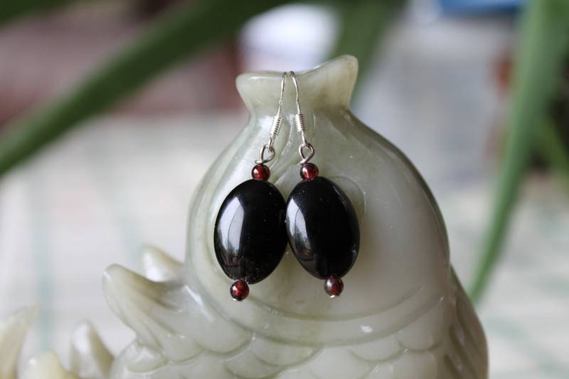 Schwarze Ovale Onyx Ohrringe, Sterling Silber Haken von JianBeadsJewelry