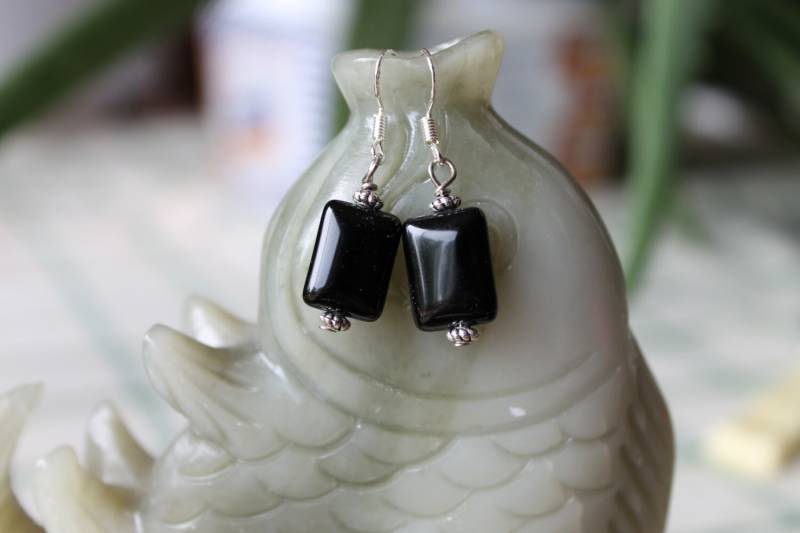 Schwarzes Rechteck Onyx Ohrringe, Sterling Silber Haken von JianBeadsJewelry