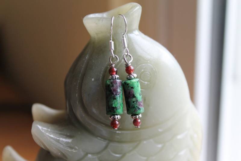 Süße Kleine Rubin-Zoisit Mit Roten Granat Ohrringe, Sterling Silber Haken | Kostenlosen Versand in Usa von JianBeadsJewelry