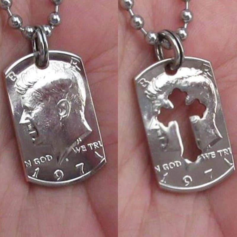 Kennedy Half Dollar Dog Tag Anhänger Mit 61 cm Edelstahl Kugelkette Kennedy Half Dollar Dog Tag Anhänger Mit 61 cm Edelstahl Kugelkette von JigProShop