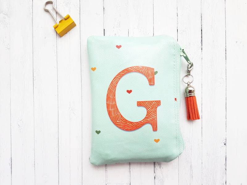 Monogrammierte Vegan Geldbörse Neo Mint & Orange, Custom Initial von JiggleMaWiggle
