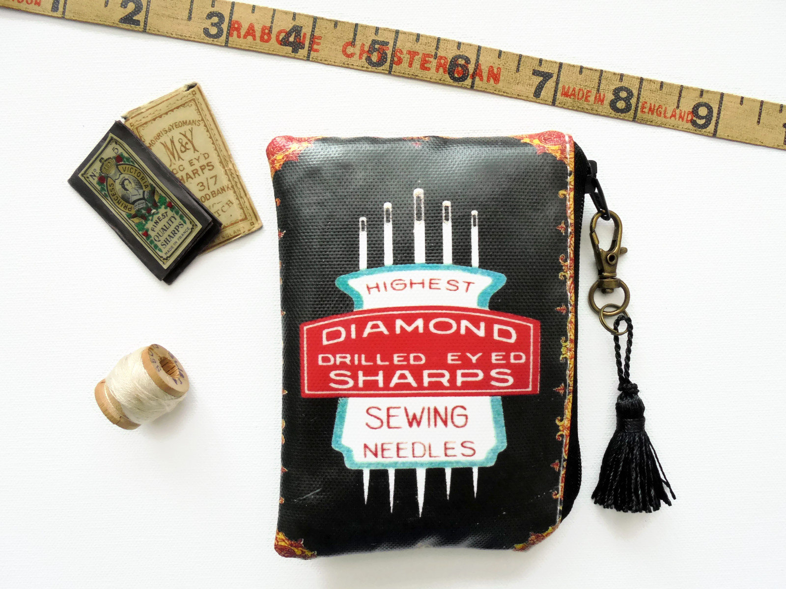 Nähthema Kleine Geldbörse Wasserbeständiges Veganes Vinyl von JiggleMaWiggle