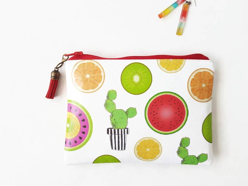 Portemonnaie Aus Kunstleder Schmale Geldbörse Mit Muster von JiggleMaWiggle